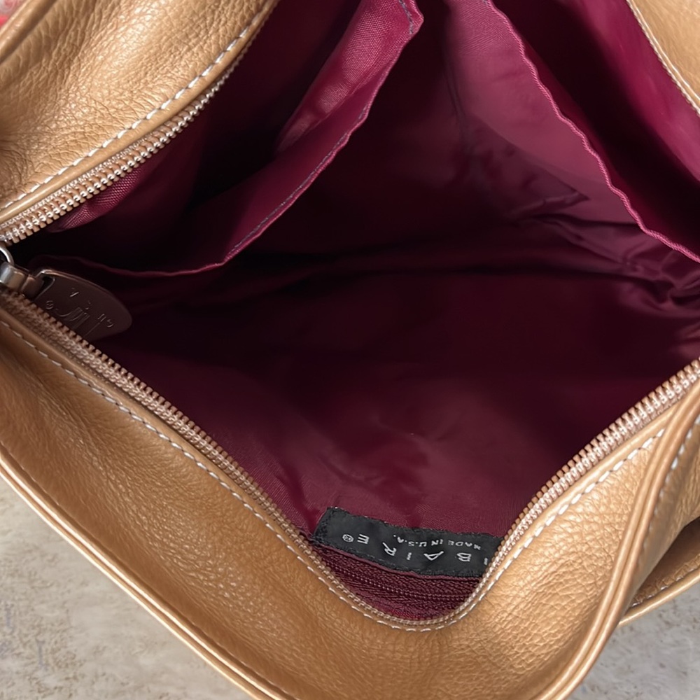 Libaire leather crossbody bag made in USA - Picture 3 of 6